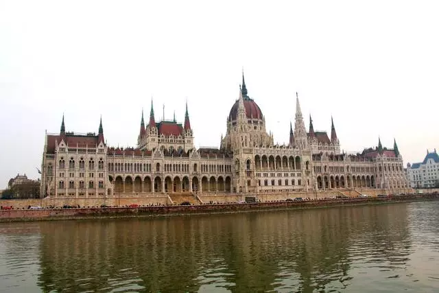 Budapest Sightseeing Tour. / Recenzoj de ekskurso kaj vidindaĵoj Budapeŝto 25231_3