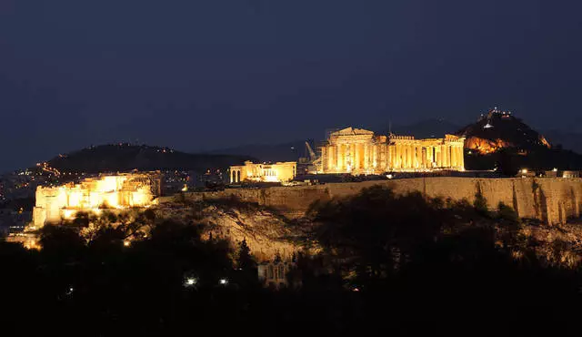 Akropolis / Shqyrtime të ekskursionit dhe pamjeve të Athinës 25324_3