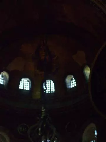 Ayia Sofia neu Eglwys Gadeiriol Sant Sophia. Taith i'r Gysegrfa / Adolygiadau Uniongred-Mwslemaidd am wibdeithiau a golygfeydd Istanbul 25481_15