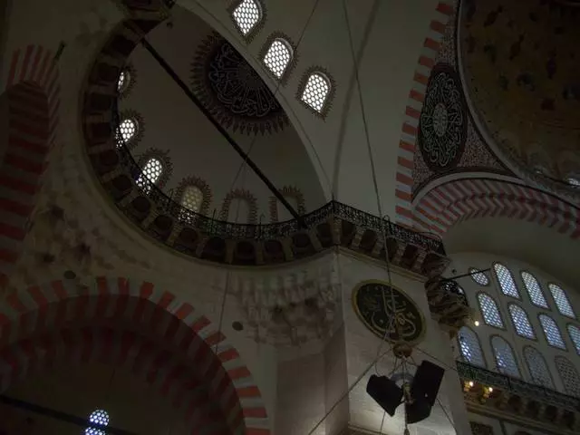 Mesquita de silenci poc coneguda / comentaris d'excursió i llocs d'interès d'Istanbul 25492_11