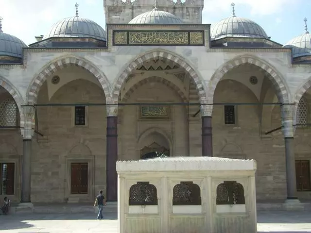 Wenig bekannte Stille-Moschee / Bewertungen von Exkursion und Sehenswürdigkeiten von Istanbul 25492_7