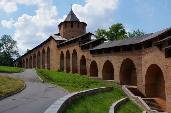 Ausfluch op NIZNNY NOVGOD KREMLIN / REPINGS VUN Ausfluch a Sights of Nizhny Novrotod 25528_2