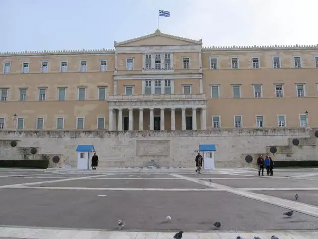 Syntagma Square muri Atenayi / Isubiramo ryo gutembera kandi bireba Atenayi 25716_1