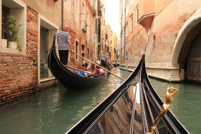 Venezia Gondolak / txangoak eta Veneziako ikuspegiak 25736_1