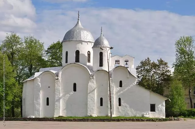 John the Baptist Monastero - Un meraviglioso capolavoro architettonico / recensioni su Tours and Atights Pskov 25775_2