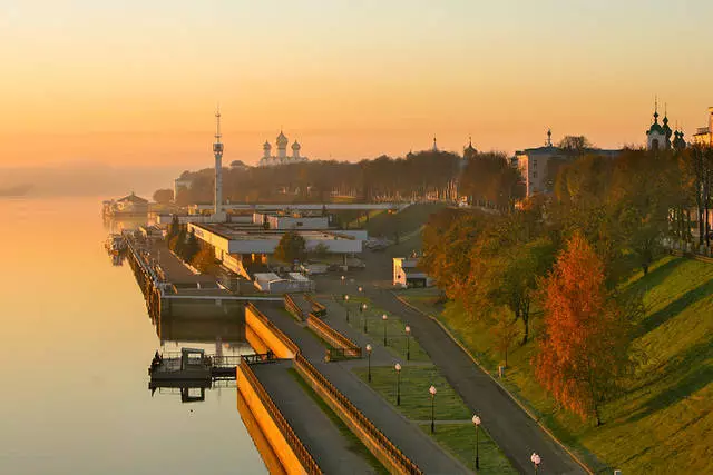 Volzhskaya Embankment i Yaroslavl - Et godt sted at slappe af / gennemgå udflugter og seværdigheder i Yaroslavl 25783_4