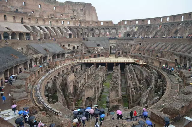 Forum Forum, Colosseum, Palatin / hevitra momba ny fitsangatsanganana sy ny fijerena an'i Roma 25786_2