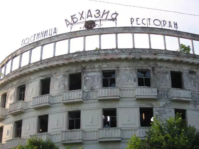 Ruhe in Abkhazia: Vor- und Nachteile. Ist es wert, nach Abchasien zu gehen?