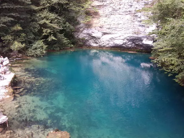 Liburan kulawarga di Abkhazia.