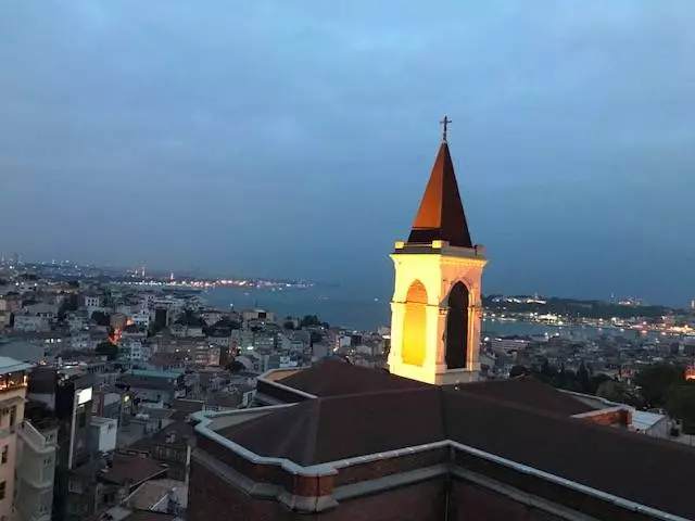 Istanbul est une ville de contraste. 27312_3