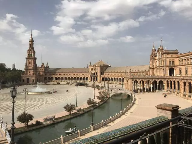 ຂໍ້ຄວນລະວັງກັບ Seville! ຂ້ອຍຕ້ອງການກັບໄປເມືອງນີ້ອີກຄັ້ງ! 27539_1