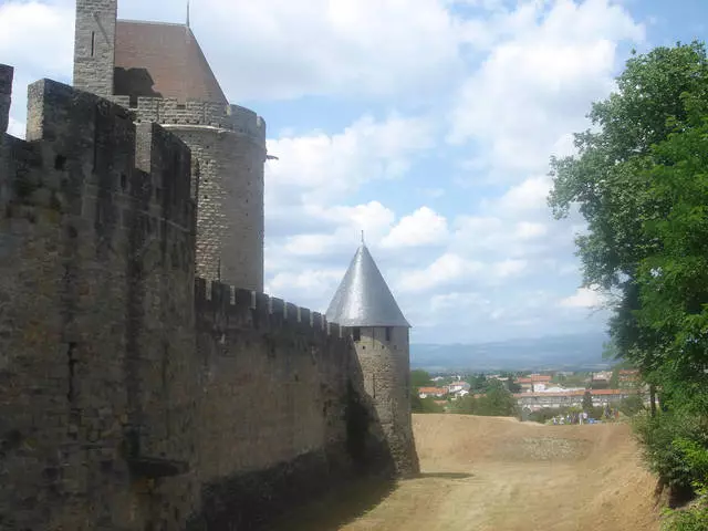 Cad iad na turais ar fiú cuairt a thabhairt orthu i Toulouse? 2803_1