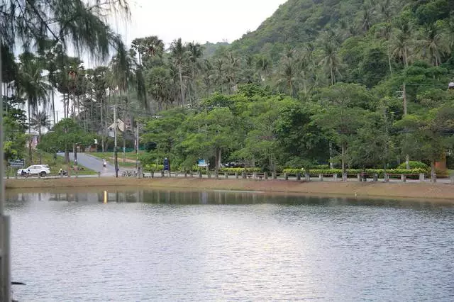 Nai Harn Beach, marahil, ang pinakamagandang lugar sa Phuket! 2823_2