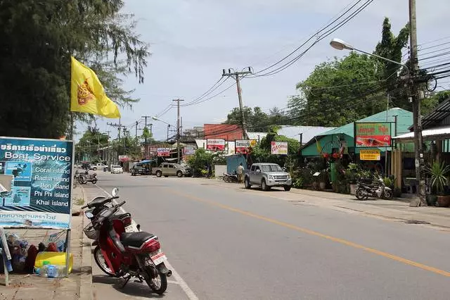 Pueblo de pescadores y muelle en Ravai 2828_2