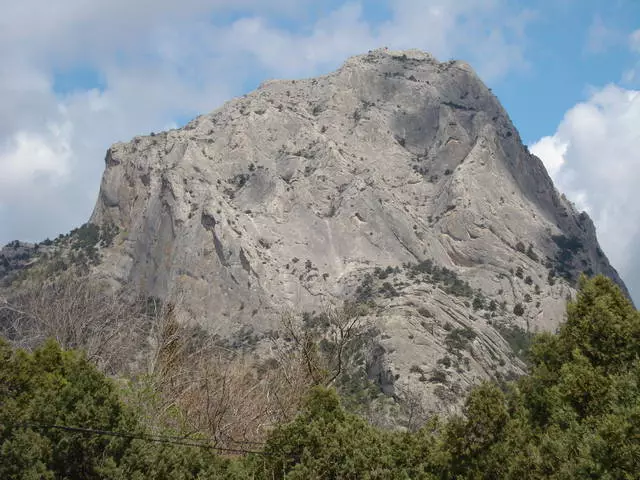 Lampu anyar - sakedik surga di Crimea