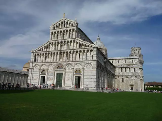 ຂ້ອຍຄວນເຫັນຫຍັງຢູ່ Pisa? 2900_3