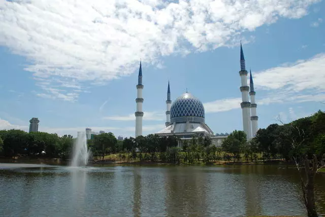 Ką pamatyti šalia Kvala Lumpūro. Shah Alam 3001_10