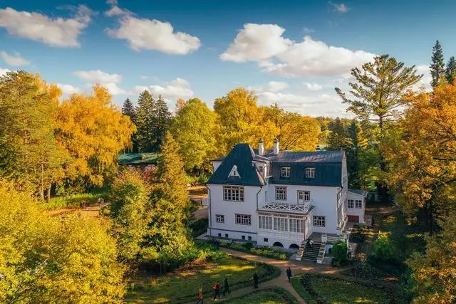 Manor Polenovo. Casa a Okoy