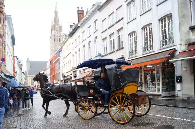 Mga Tampok ng Pahinga sa Brugge. 30409_2