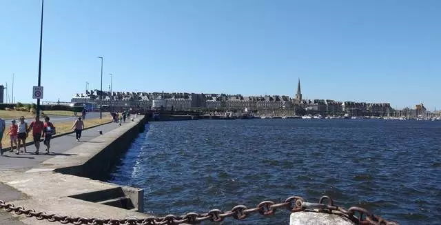 Saint-Malo: Grad plaže i piratske priče