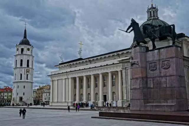 Apa yang harus dilihat di Vilnius dalam satu hari 30945_2