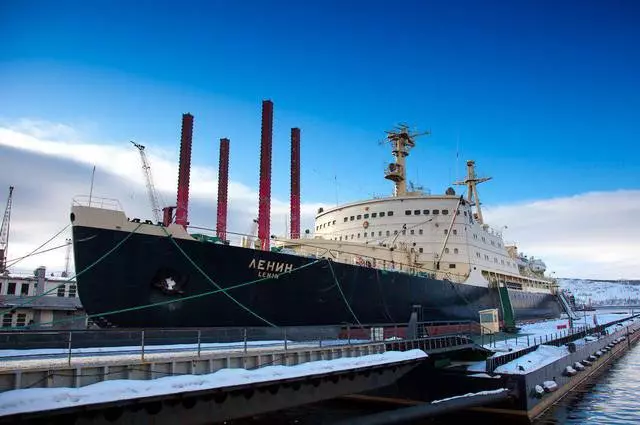 Tempat yang paling menarik di Murmansk.