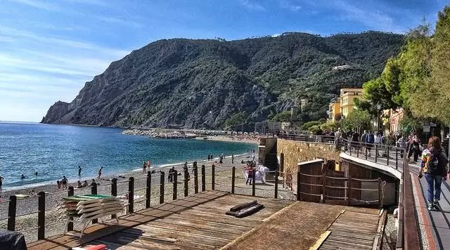 Monterosso Al-Mare: Ligurian ساحل کے روشن ریزورٹ 31543_1