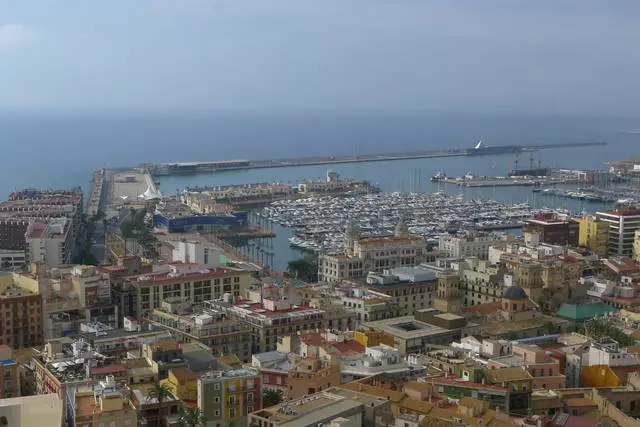 Sunny Alicante on the Mediterranean coast 32227_5