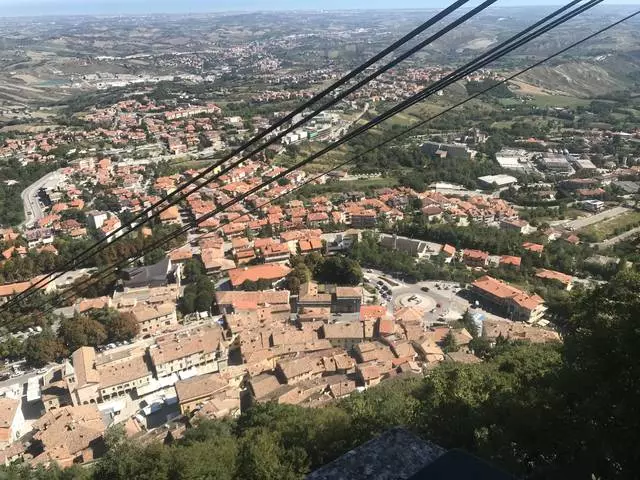 I-Addieval San Marino kwiNtaba yeNtaba yeMontte Titano