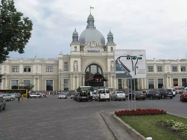 Romantis Lviv dalam arsitekturnya! 3224_26