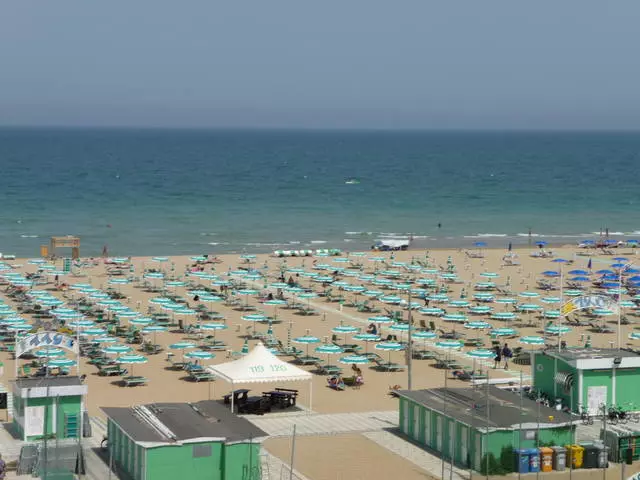 Rimini ውስጥ ዕረፍት: እንዴት ማግኘት? ወጪ, የጉዞ ጊዜ, ማስተላለፍ.