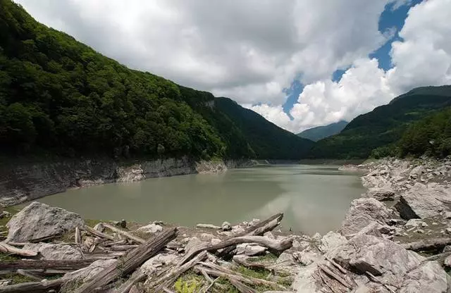 Katere izlete vredno obiskati v Sukhumu? Kje bolje kupiti izlete? 32561_3