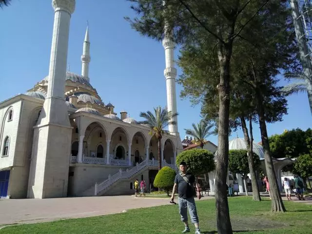 המסגד העיקרי manavgata.