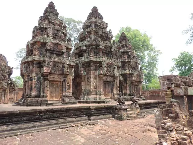 Mga Ruta sa Tourist sa Cambodia