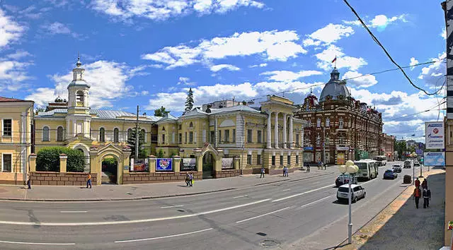 Inda zan shiga cikin Tomsk da kuma abin da za a gani?