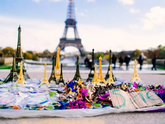 Apa yang harus dibawa dari Paris? Daftar Hadiah dan Souvenir Terbaik