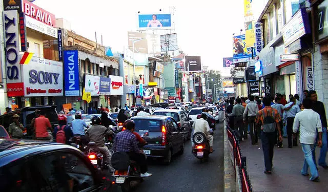 Ebee ka ịga ahịa na ihe ịzụta na Bangalore?