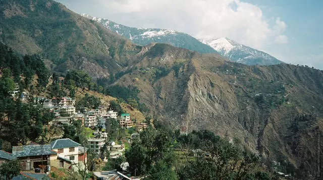 Kiu hotelo estas pli bone resti en Dharamsala?