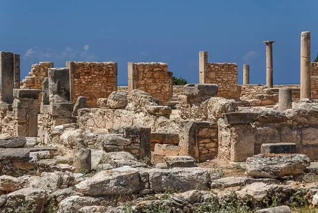 Tempat menarik apa yang harus dikunjungi di Pissouri? 34127_2