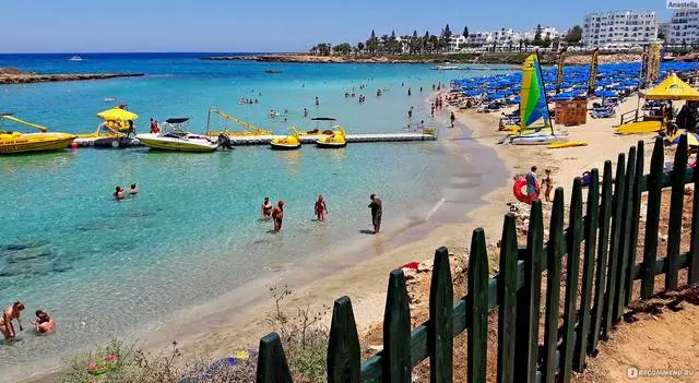 Sezon ap detann nan Ayia Napa. Lè se li pi bon pou yo ale nan Ayia Napa an vakans? 34188_2