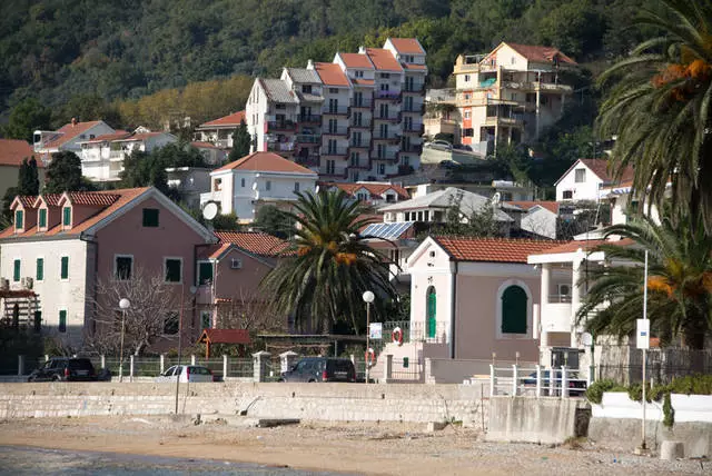 Ungahlala phi ngexabiso le-herceg novi?