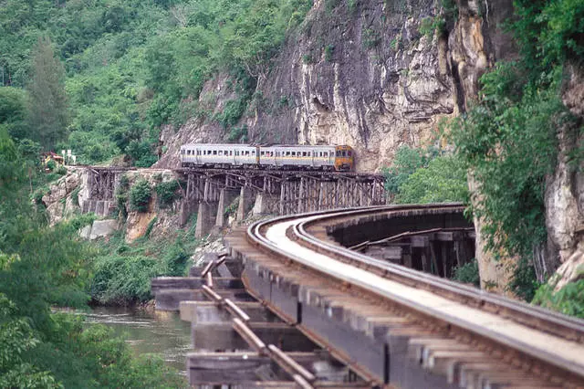 Pahulay sa Kanchanaburi: sa unsa nga paagi sa pagkuha? Gasto, oras sa pagbiyahe, pagbalhin. 3451_2