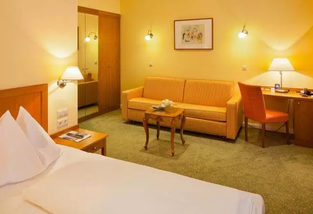 Jaký hotel se rozhodl relaxovat v Badenu? 34567_2