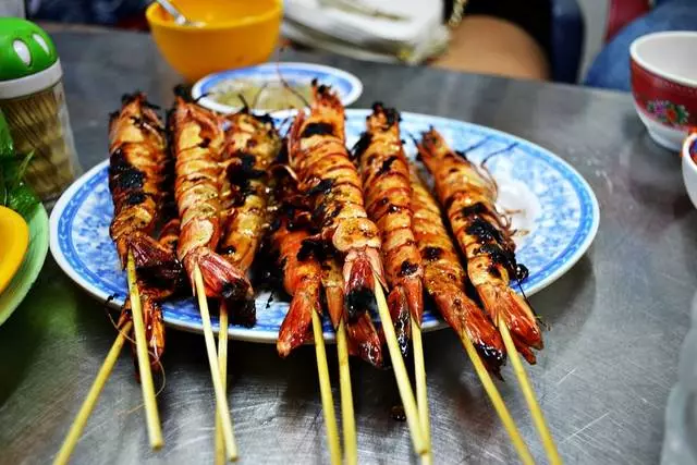 Waar kan ik eten in Halong?