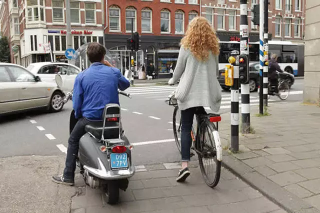 Zerbitzuen kostua Amsterdamen. Zer agindu daiteke? 3473_22