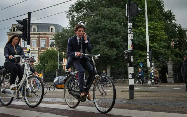 Troškovi usluga u Amsterdamu. Šta se može naručiti? 3473_3