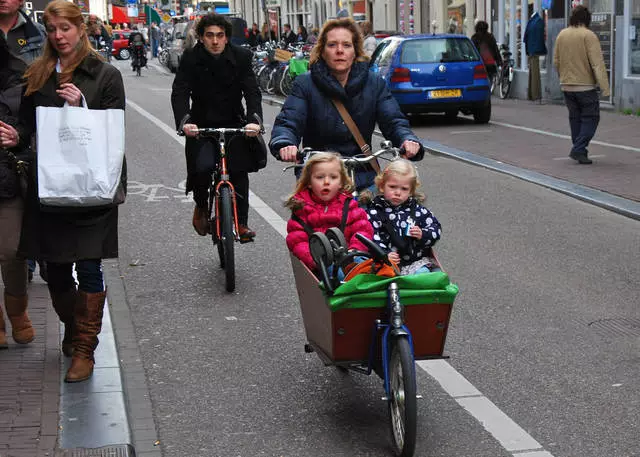 Kos perkhidmatan di Amsterdam. Apa yang boleh dipesan? 3473_5