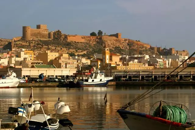 Mga Piyesta Opisyal sa Almeria: Giunsa makuha? Gasto, oras sa pagbiyahe, pagbalhin. 35237_2