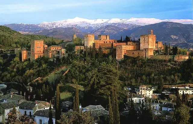 On allotjar-se barat a Granada?