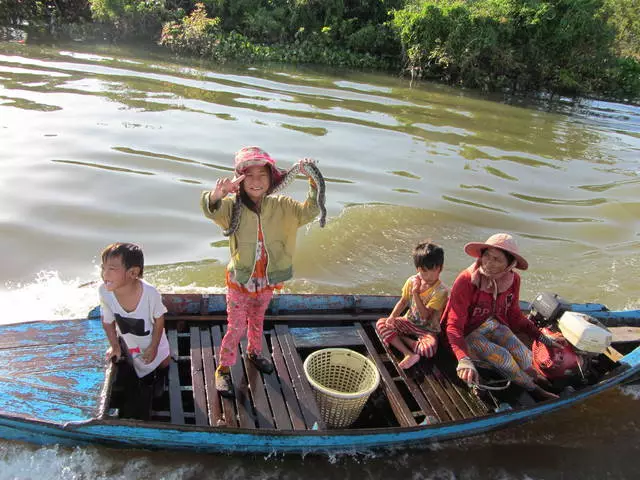 ສິ່ງທີ່ສາມາດເຫັນໄດ້ໃນ Lake Tone Tone Lesap?